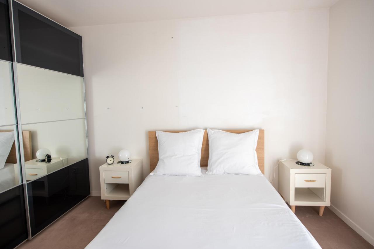 Appartements De 2 Ou 3 Chambres A 40 Minutes De Paris Courcouronnes Екстериор снимка