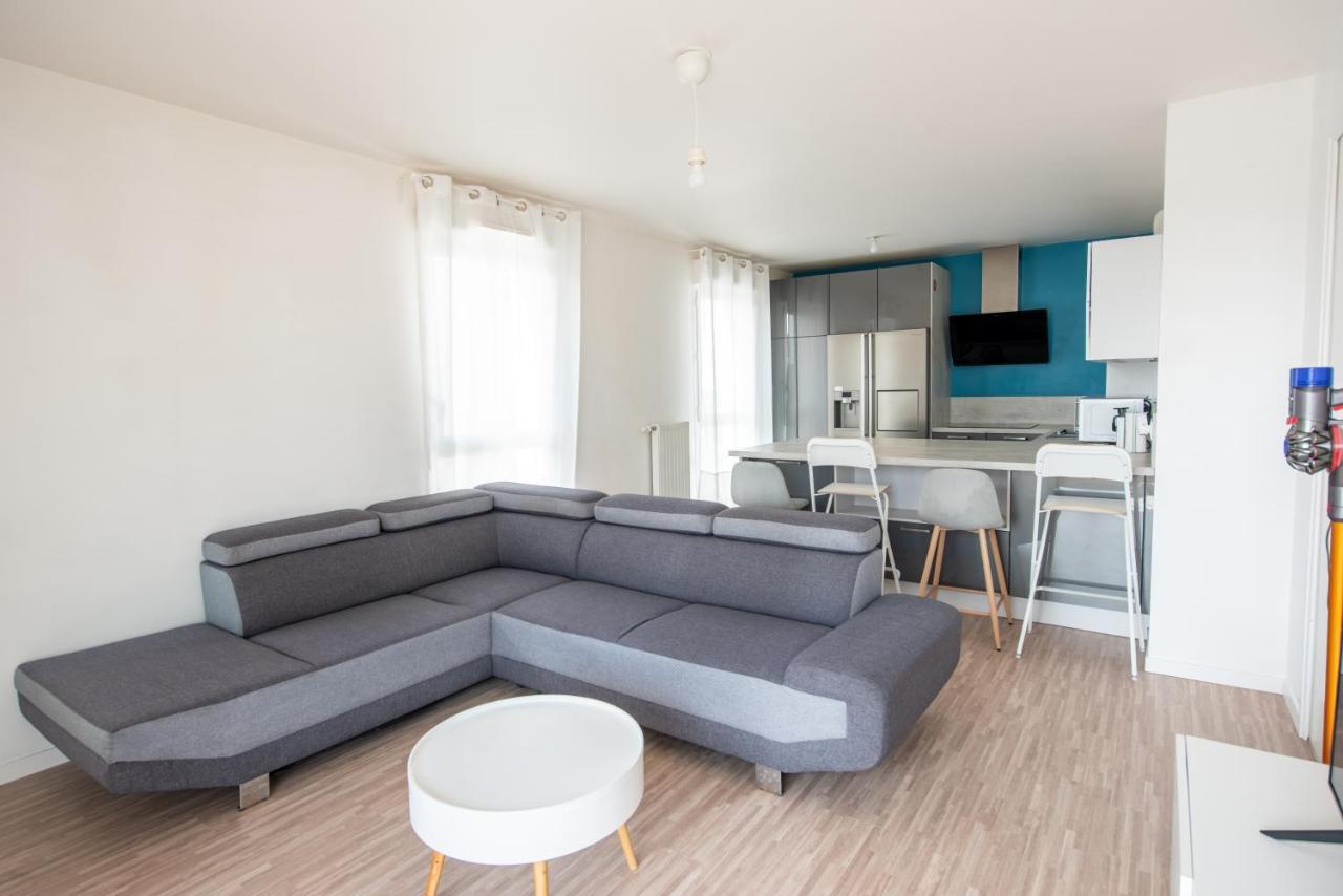 Appartements De 2 Ou 3 Chambres A 40 Minutes De Paris Courcouronnes Екстериор снимка