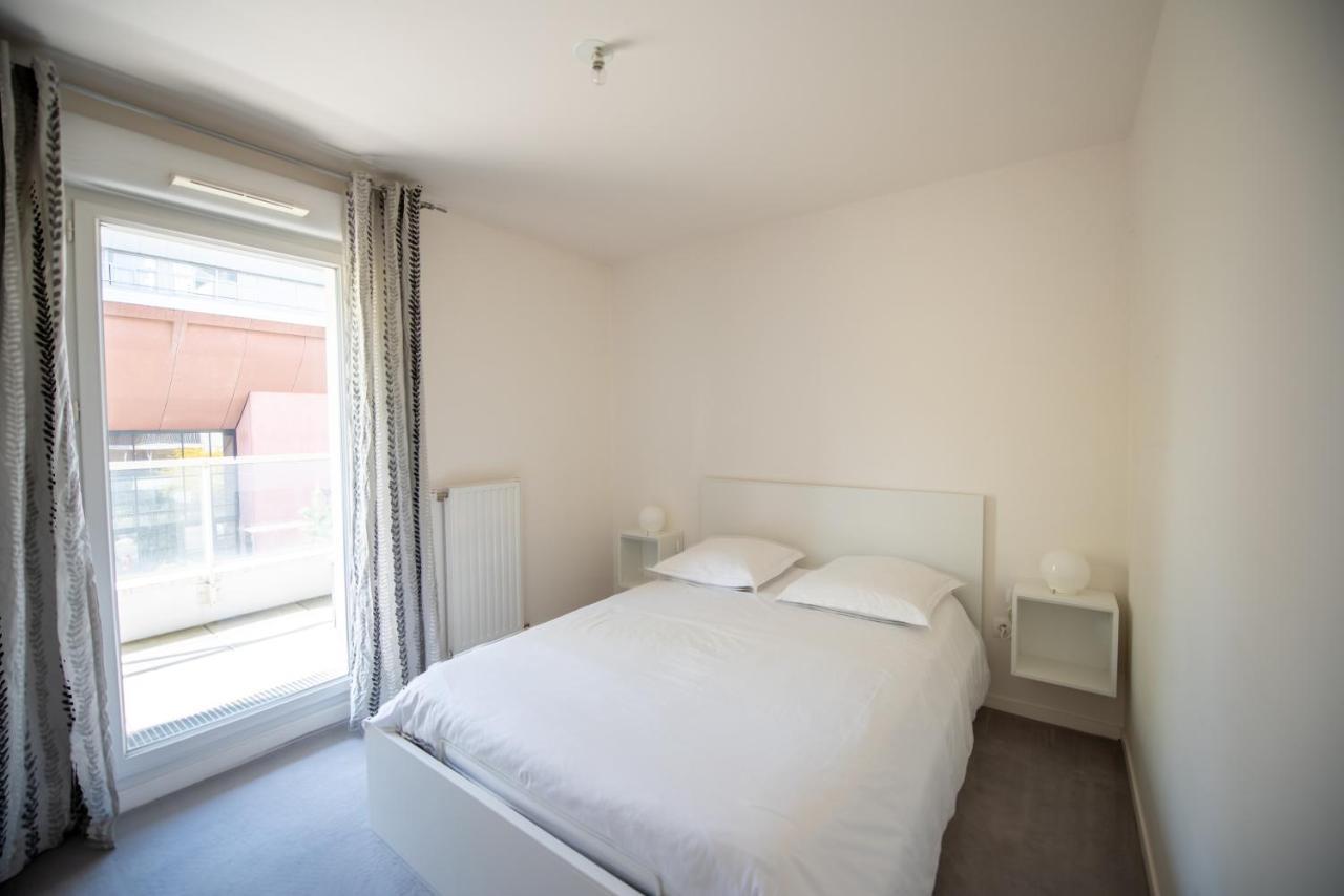 Appartements De 2 Ou 3 Chambres A 40 Minutes De Paris Courcouronnes Екстериор снимка