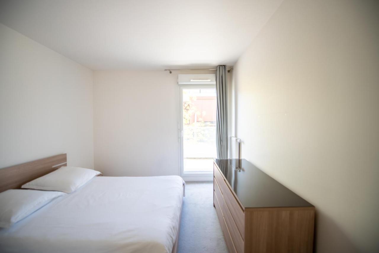 Appartements De 2 Ou 3 Chambres A 40 Minutes De Paris Courcouronnes Екстериор снимка