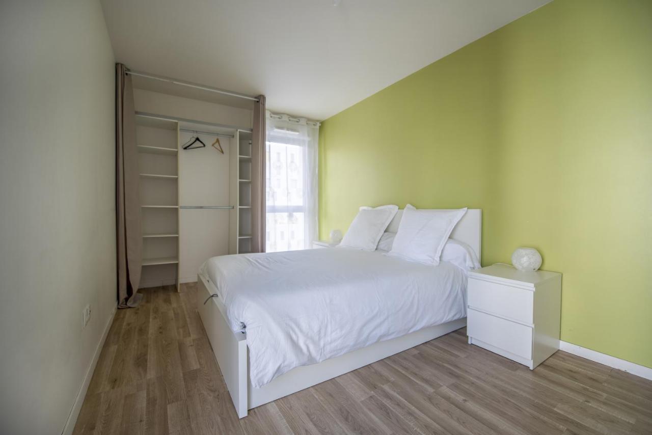 Appartements De 2 Ou 3 Chambres A 40 Minutes De Paris Courcouronnes Екстериор снимка