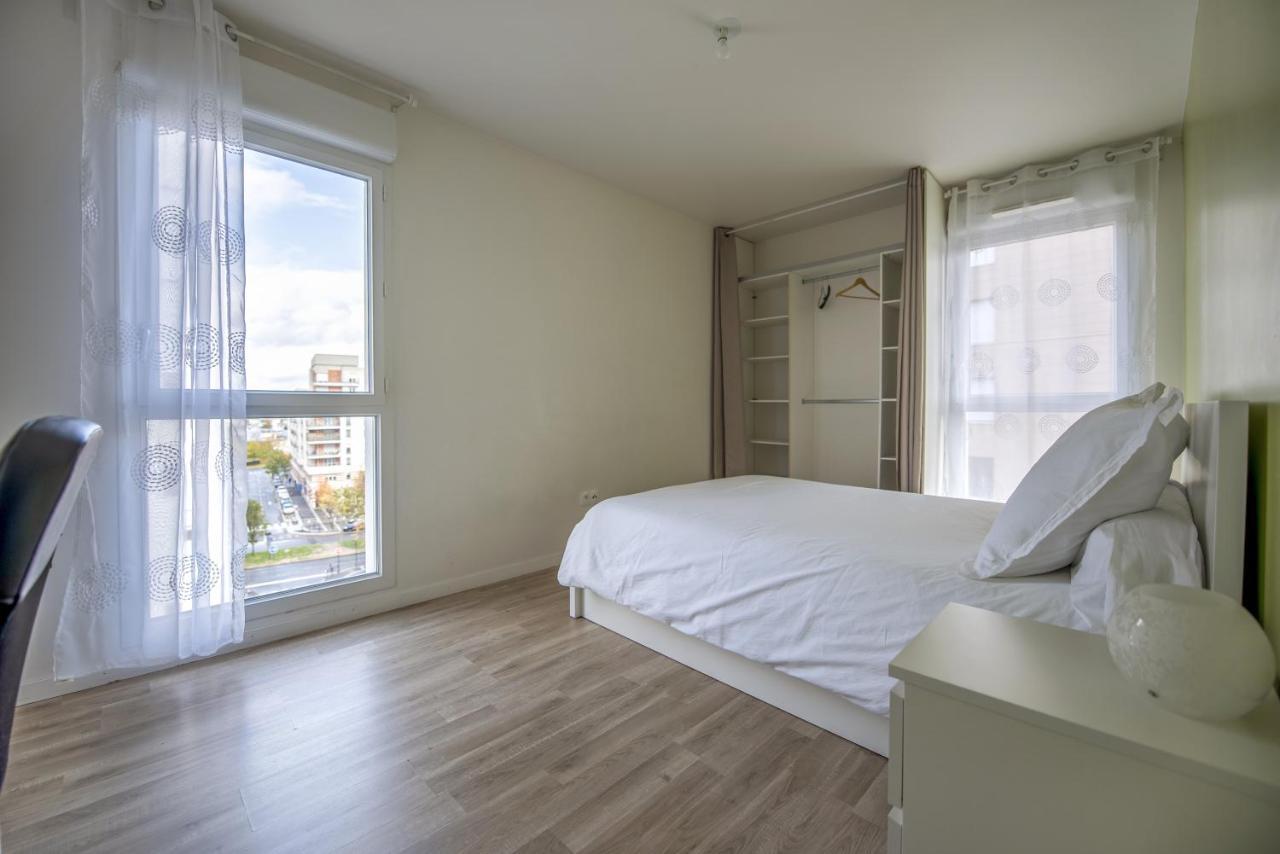 Appartements De 2 Ou 3 Chambres A 40 Minutes De Paris Courcouronnes Екстериор снимка